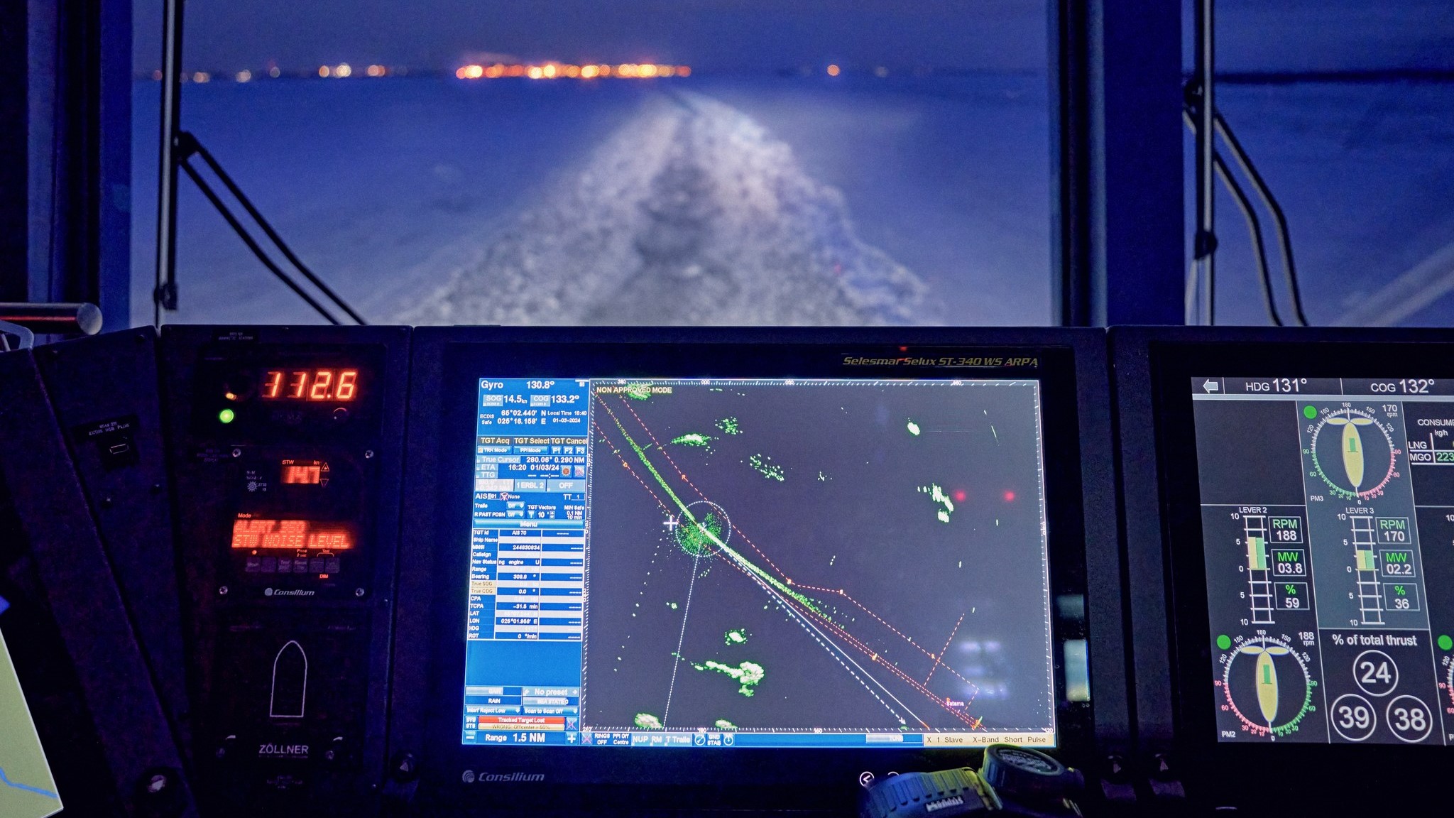 A display and a view from the icebreaker’s bridge. (Image: Mika Törmänen, Keksi / LVM)