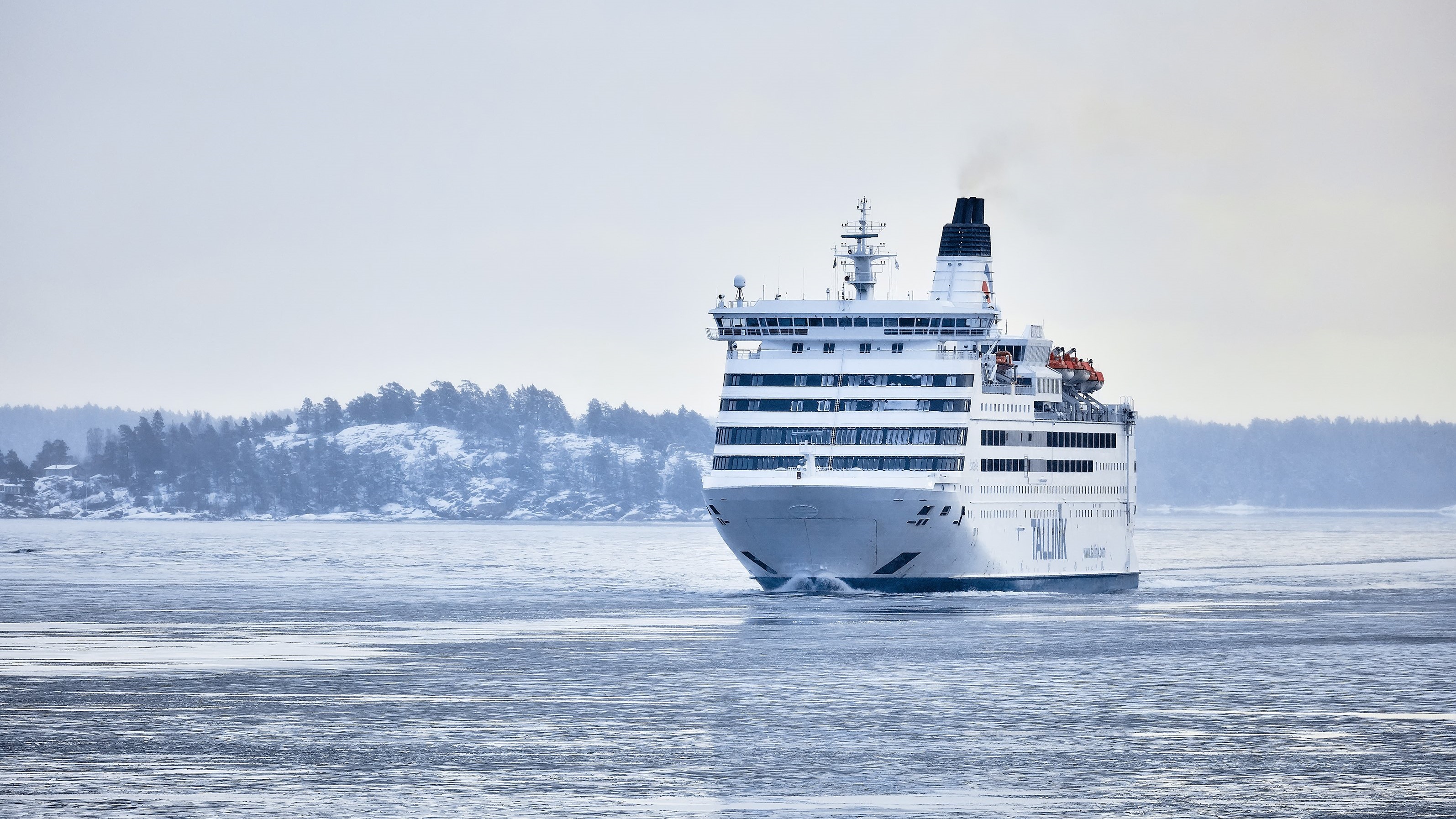 Matkustaja-alus Itämerellä talvella. (Kuva: Shutterstock)