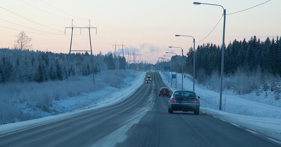 Autoja talvisella tiellä (Kuva: Rodeo / Juha Tuomi)