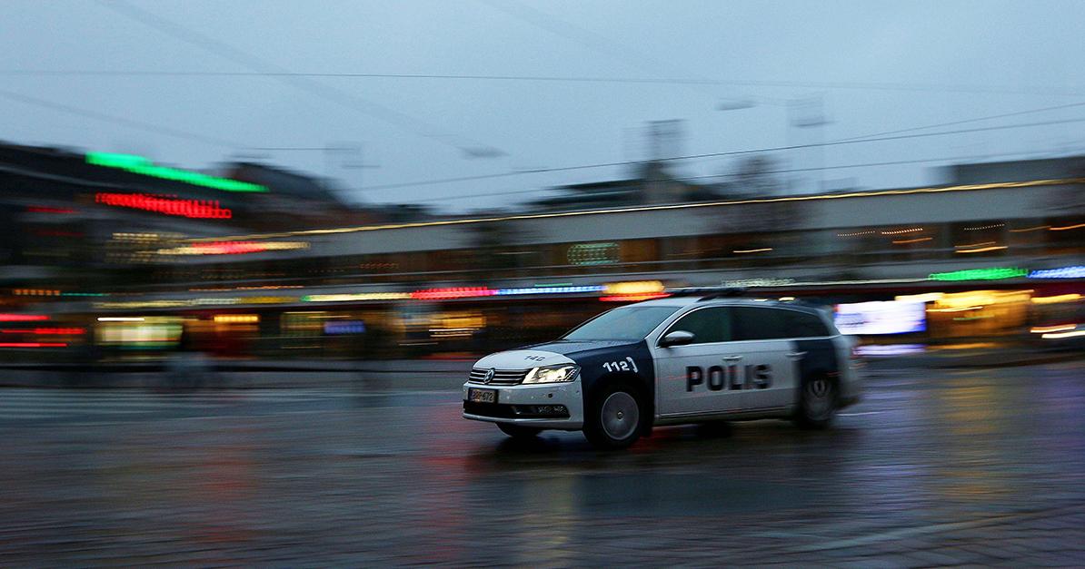 Polisbil på Mannerheimvägen i Helsingfors. Foto: KM/Shutterstock