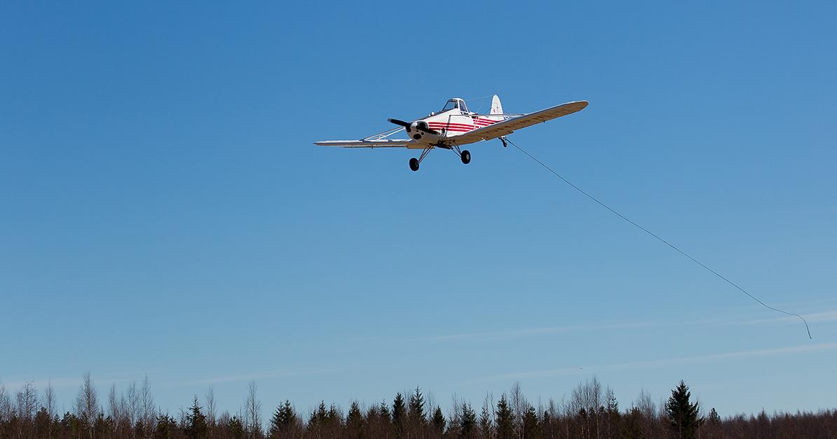 Pienkone laskeutuu (Kuva: Santeri Punnala, Shutterstock)