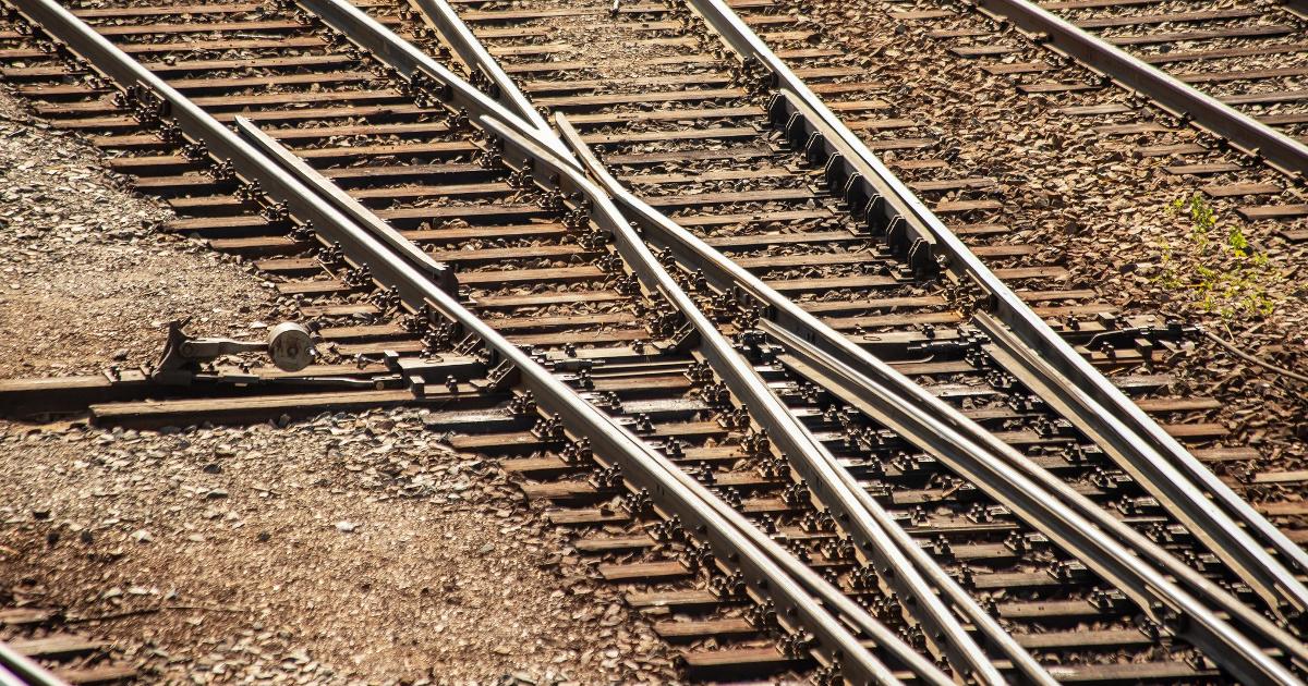 Rails. (Photo: Shutterstock)