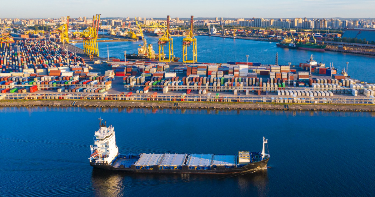 A ship coming to Helsinki harbour, Vuosaari (Photo: Shutterstock)