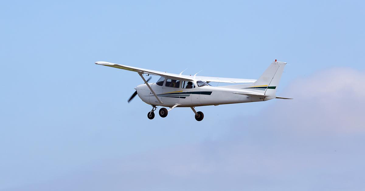 Ett småflygplan i luften. (Foto: Shutterstock)