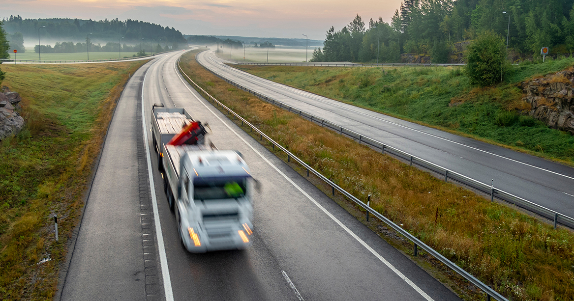 Rekka tiellä (Kuva: Shutterstock)