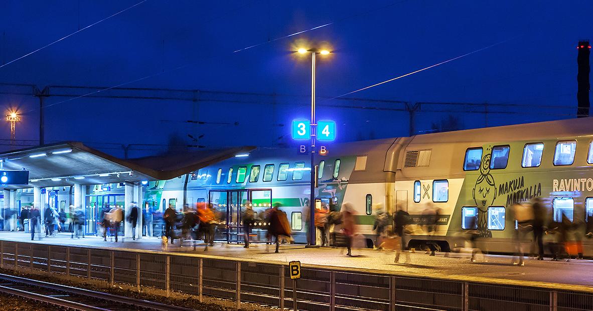 Passengers and train at Kouvola Railway Station. (Photo: Elena Noeva / Shutterstock)