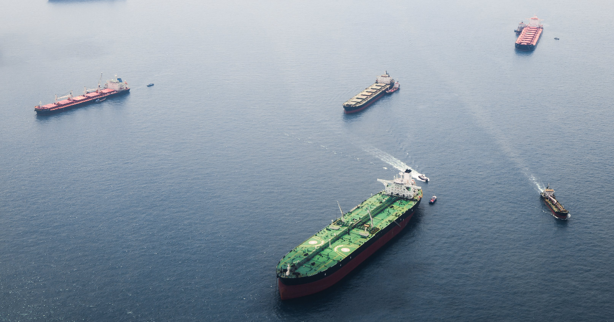 Rahtilaivoja merellä (Kuva: Shutterstock)