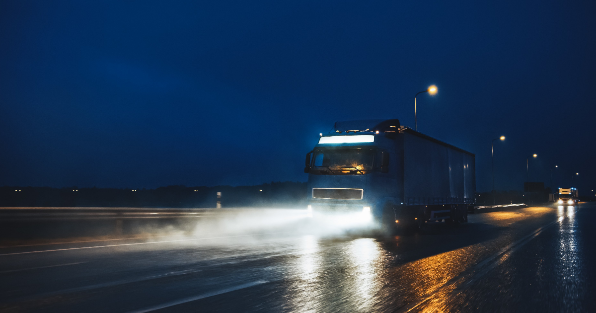 Rekka tiellä (Kuva: Shutterstock)