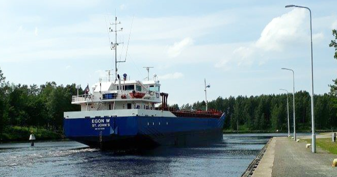 A ship in the Saimaa Canal in Mustola (Photo: Ministry of Transport and Communication / Aino Pesonen)