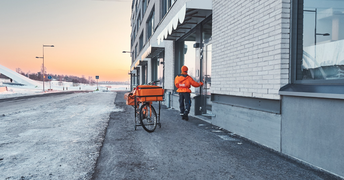 Post delivery in Helsinki. (Photo: Karavanov Lev / Shutterstock)