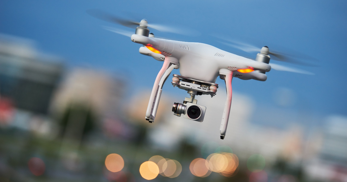Drone ja kamera (Kuva: Shutterstock)