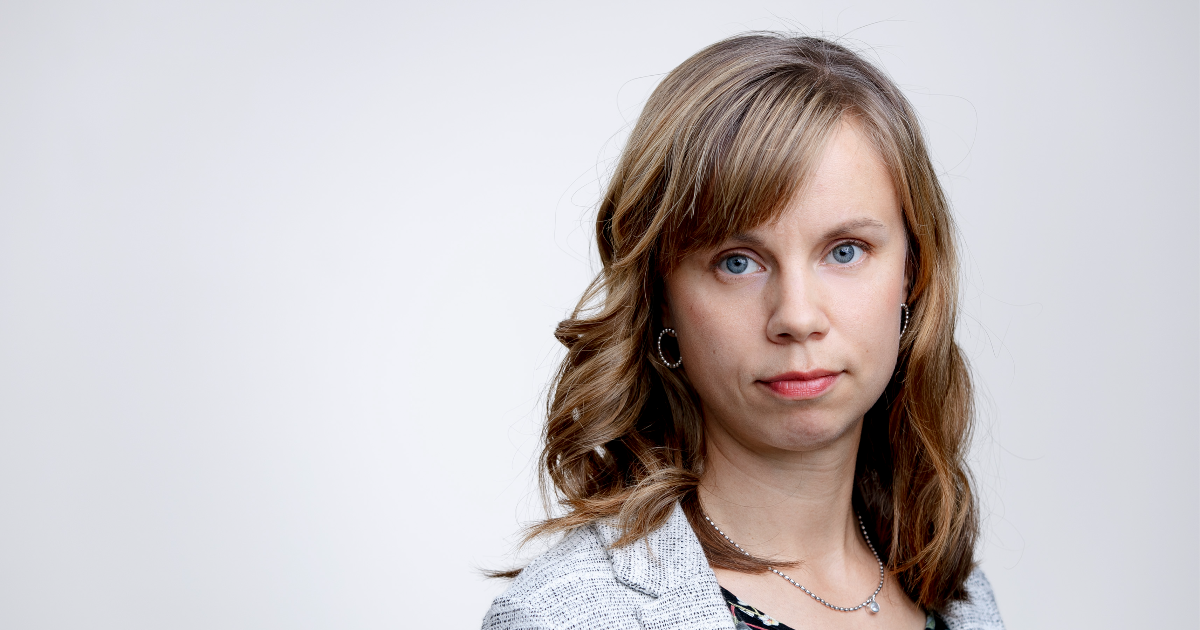 Specialsakkunnig Aino Sipari (Bold: Tomi Parkkonen)