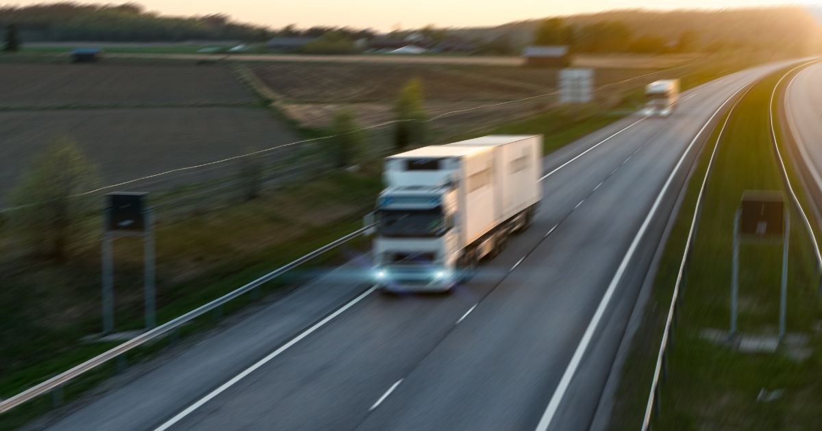 Trucks on the road. (Image: Jarmo Piiroinen / Shutterstock)