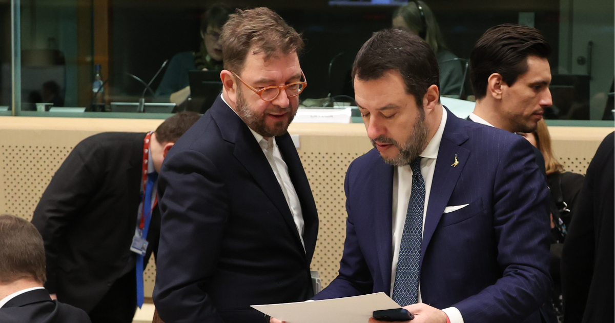 Liikenne- ja viestintäministeri Timo Harakka ja Italian varapääministeri, liikenneministeri Matteo Salvini EU:n liikenneneuvostossa (Kuva: EU)