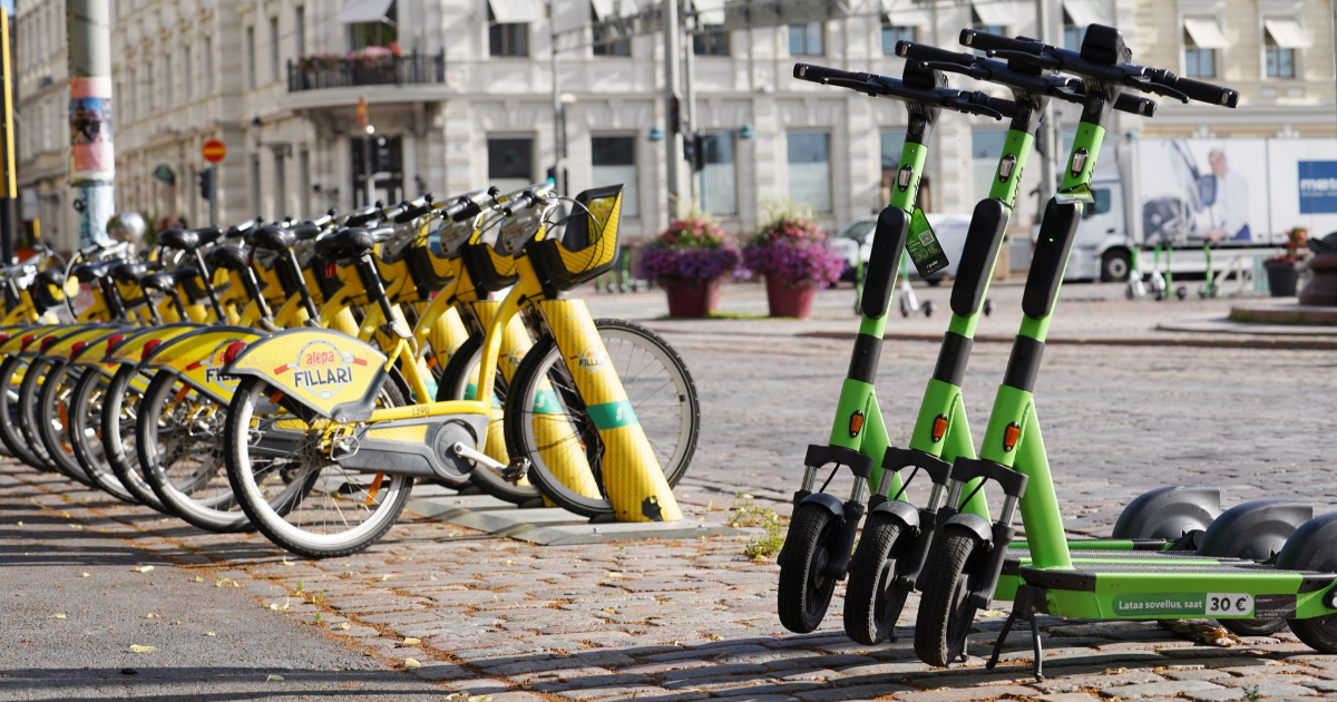 Bicycles and electric scooters in Helsinki. (Photo: LVM)