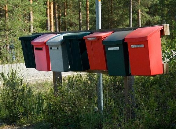 Postilaatikoita rivissä (Kuva: Rodeo)