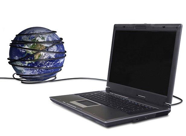 Kannettava tietokone ja internet (kuva Rodeo)