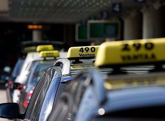 Takseja jonossa (Kuva: Rodeo)