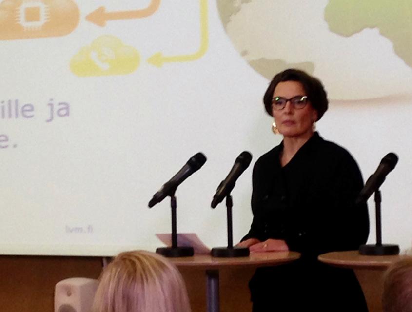 Anne Berner tietosuojaa ja tiedon hyödyntämistä koskevassa keskustelutilaisuudessa 14.1.2016 (Kuva: LVM)
