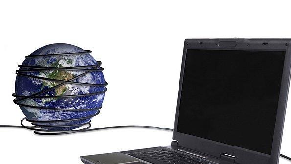 Kannettava tietokone ja internet (Kuva:Rodeo)