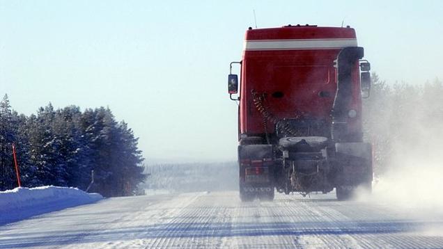 Lastbil på vinter (Bild: Rodeo)