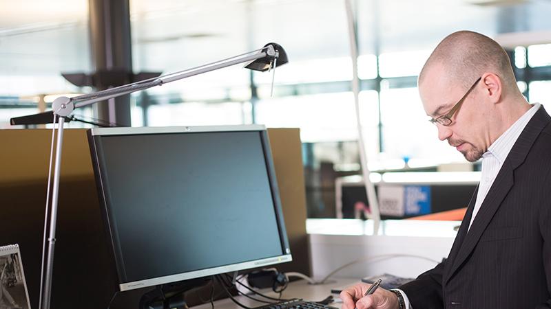 A man, laptop, office (Photo: Rodeo, Juha Tuomi)
