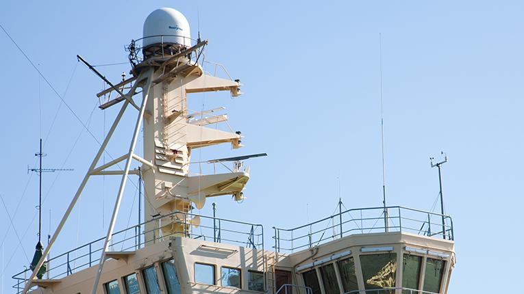 Laivan tutka ym. (Kuva: Rodeo)