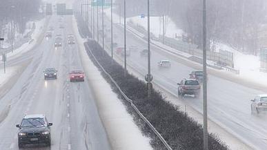 Liikennettä moottoritiellä (Kuva: Rodeo)