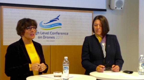 Minsteri Anne Berner ja komissaari Violeta Bulc drone-konferenssissa 21.11.2017 (Kuva: LVM)