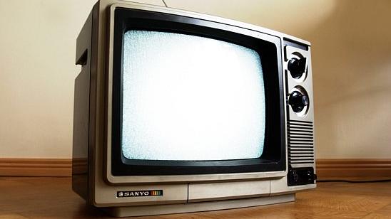 Televisio lattialla. (Kuva: Rodeo)