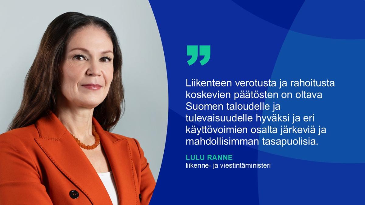Liikenne- ja viestintäministeri Lulu Ranne katsoo kameraan
